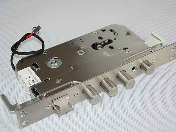 乌伊岭24小时上门开锁公司