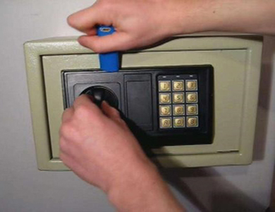 乌伊岭24小时上门开锁公司